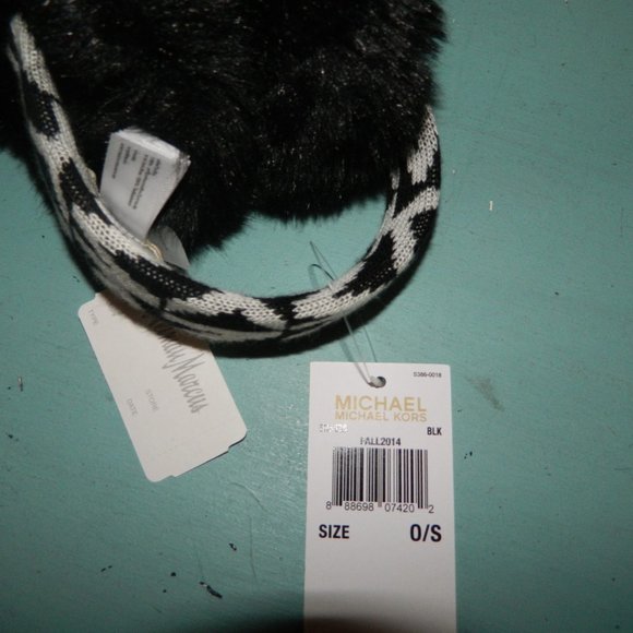Michael Kors Signature Ear Muffs - Picture 2 of 4